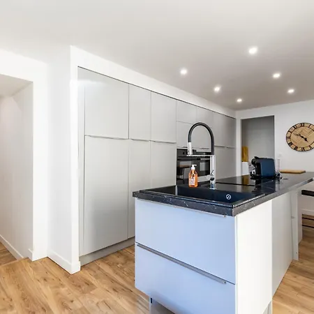 La Girondine - Piscine, Billard, Vigne Et Estuaire Gauriac