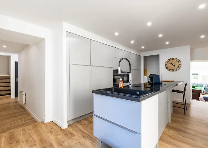 La Girondine - Piscine, Billard, Vigne Et Estuaire Gauriac